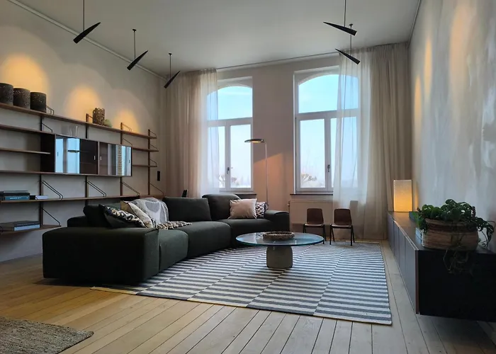 Stunning Riverview Apartment