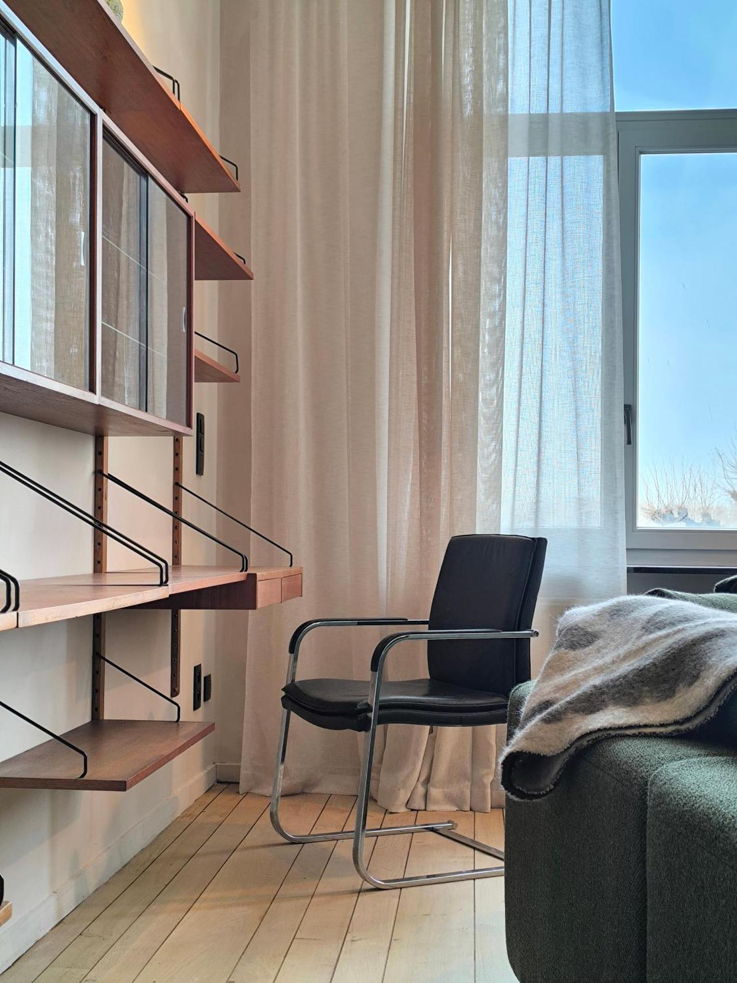 Apartment Stunning Riverview